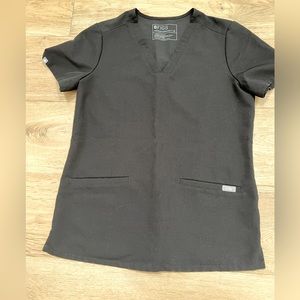 Like new figs scrub top worn a few times